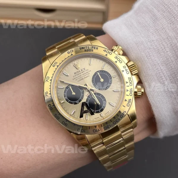 Rolex Oyster Perpetual Cosmograph Daytona 116528 detailed front view with champagne panda dial