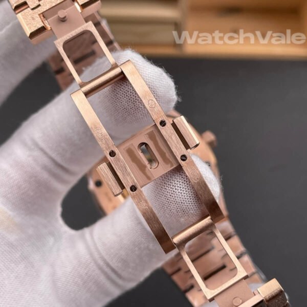 Audemars Piguet Royal Oak 15412OR frosted bracelet and case detail replica