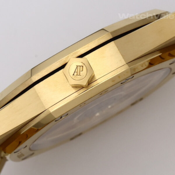 Audemars Piguet Royal Oak 16204BA yellow gold replica on wrist