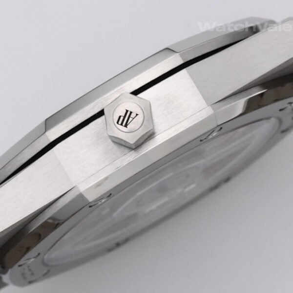 Audemars Piguet Royal Oak 16204ST stainless steel replica on wrist