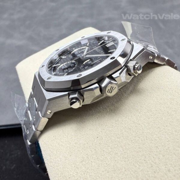 Audemars Piguet 26240ST replica side profile showing case on wrist