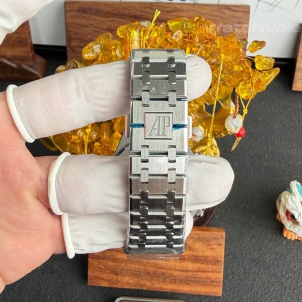Audemars Piguet 26240ST replica caseback and movement view