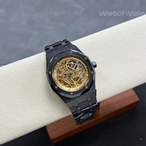 Replica AP Royal Oak Openworked black ceramic skeleton dial close-up