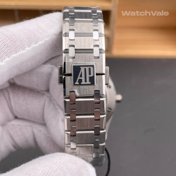 Audemars Piguet Royal Oak Jumbo smoked blue dial hour markers replica watch