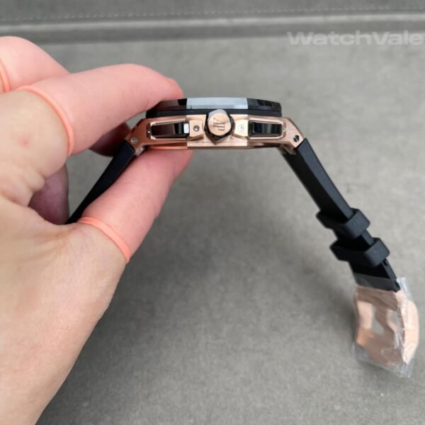 Audemars Piguet 26420RO replica side profile showing mixed material case on wrist