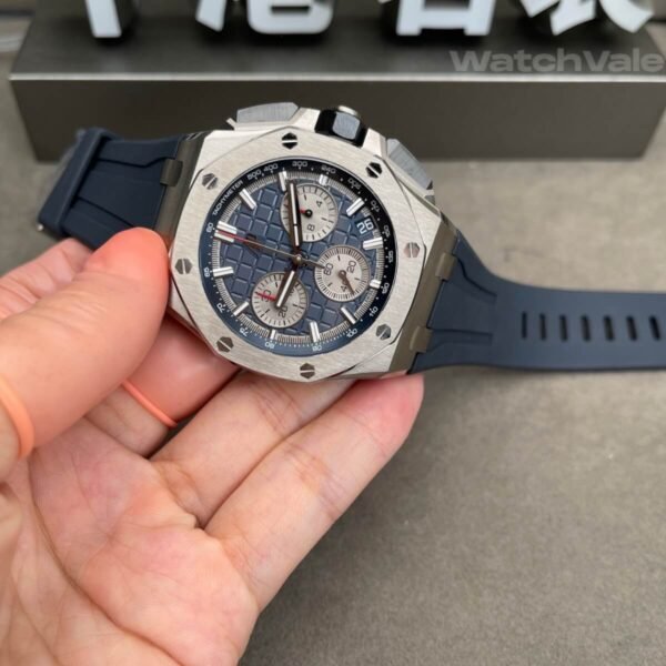 Replica AP Royal Oak Offshore titanium blue Mega Tapisserie dial close-up