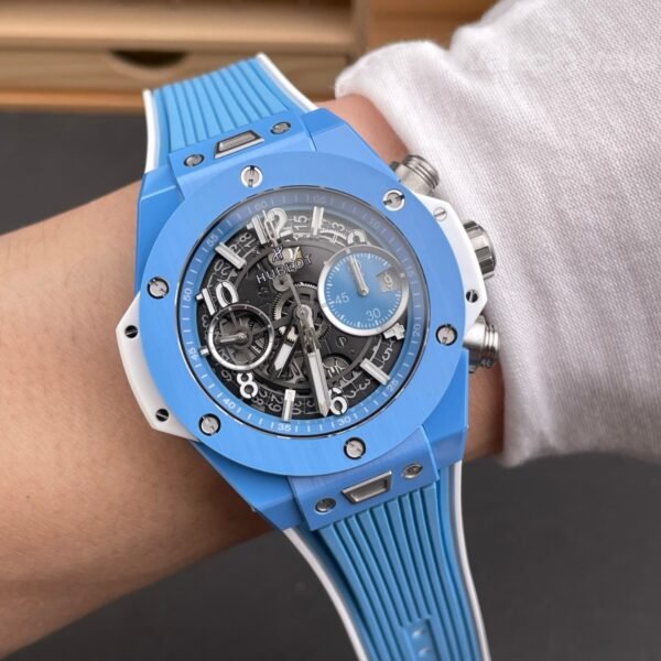 Super clone Hublot 441.EX.5120.RX worn on wrist lifestyle photo