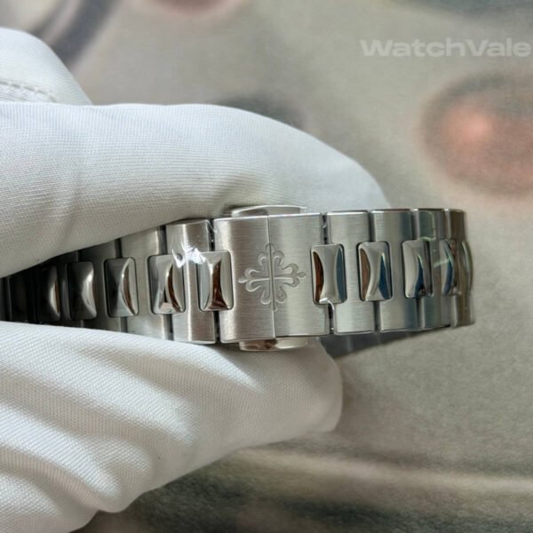 5712 super clone integrated steel bracelet and folding clasp close-up