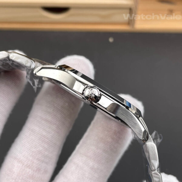 Patek Philippe 5167/1A-001 replica side profile showing case thickness on wrist