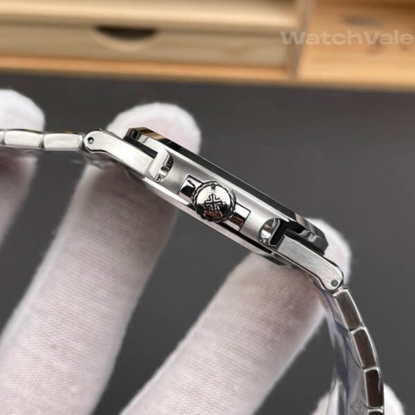 Patek Philippe 5711/1A-014 replica side profile showing case on wrist