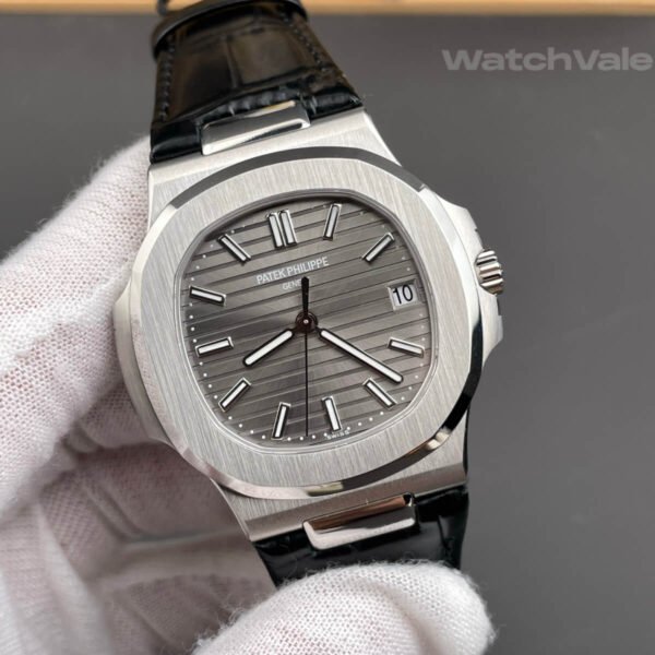 Super clone Nautilus white gold rounded octagonal bezel detail shot