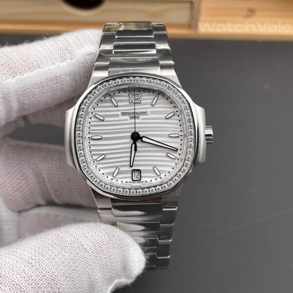 Patek Philippe Nautilus 7118/1200A-010 silvery white dial super clone replica