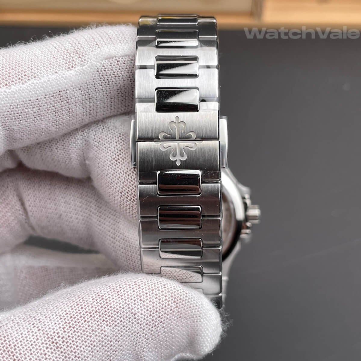 Patek Philippe Nautilus super clone dial texture and hour markers