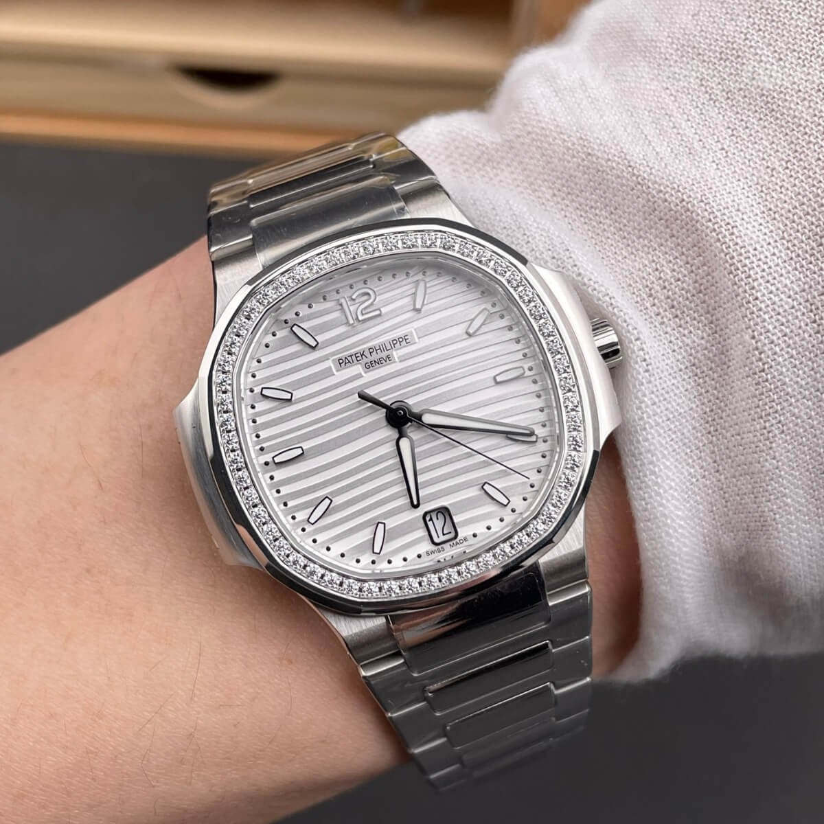 Patek Philippe Nautilus 7118 replica watch back view