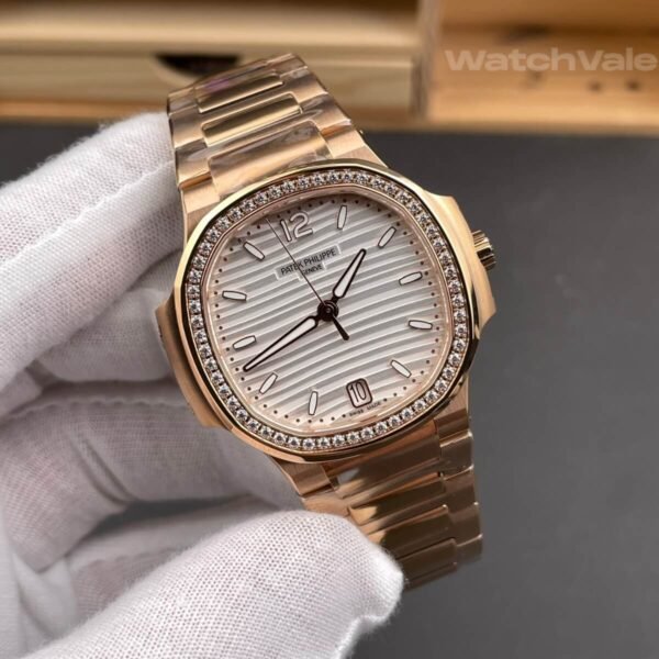Patek Philippe Nautilus 7118/1200R-001 rose gold replica on wrist