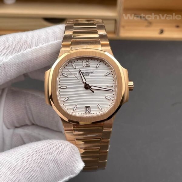 Patek Philippe Nautilus 7118/1R-001 silvery opaline dial rose gold super clone replica