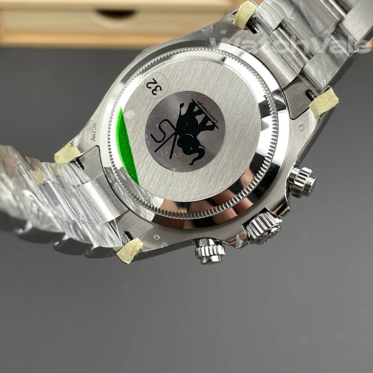 Rolex Daytona 126509 white gold bezel side view replica
