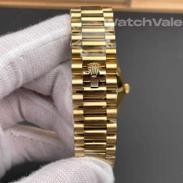 Rolex Day-Date day and date window replica watch