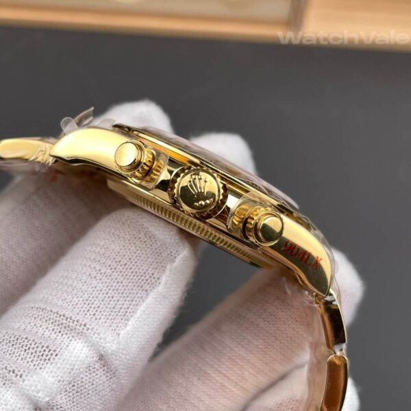 Super clone Daytona yellow gold polished bezel and tachymeter detail