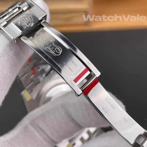 Rolex GMT-Master II 126710BLNR Jubilee bracelet detail replica