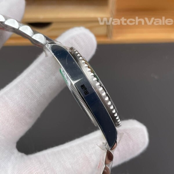 Rolex GMT-Master II 126720VTNR bezel side view replica