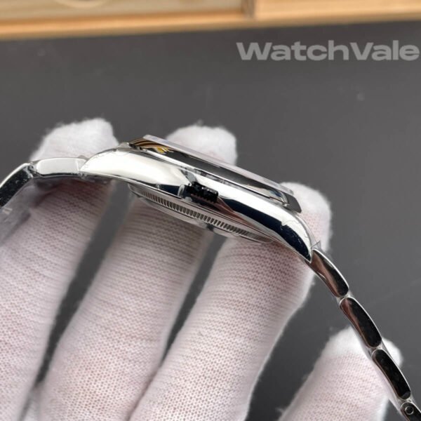 Rolex Oyster Perpetual 126000 case side view replica
