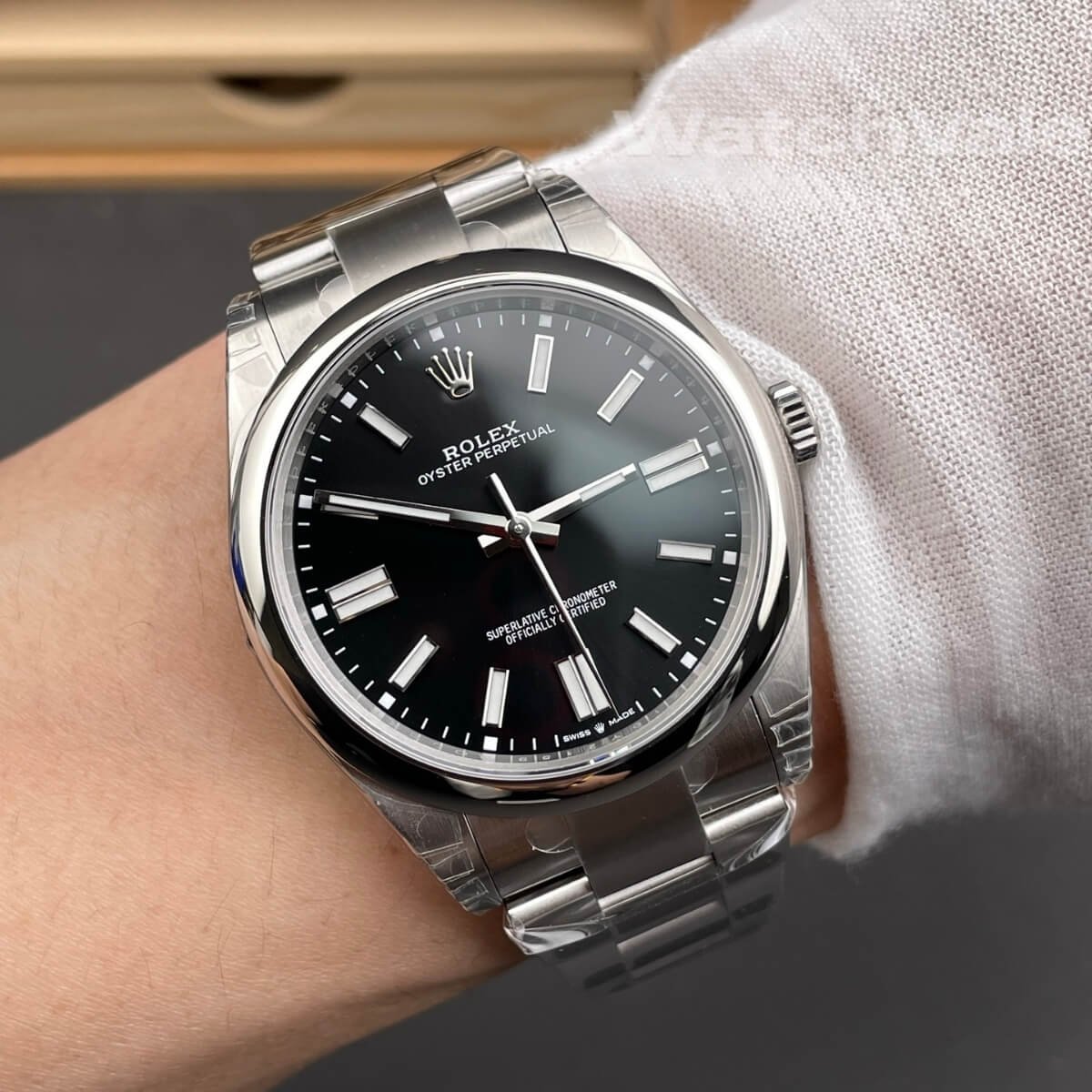 Rolex Oyster Perpetual 124300 Oystersteel replica watch back view