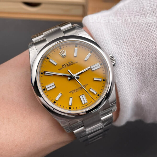 Rolex Oyster Perpetual 124300 Oystersteel replica watch back view