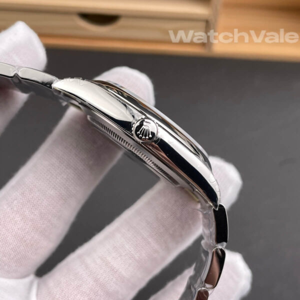Rolex Oyster Perpetual 134300 case side view replica