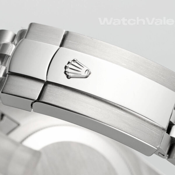 Rolex Sky-Dweller 336934 Jubilee bracelet detail replica