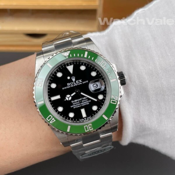 Rolex Submariner Date 126610LV full view green ceramic bezel replica
