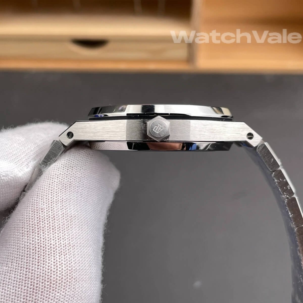 Audemars Piguet Royal Oak blue-grey Grande Tapisserie dial close-up replica watch