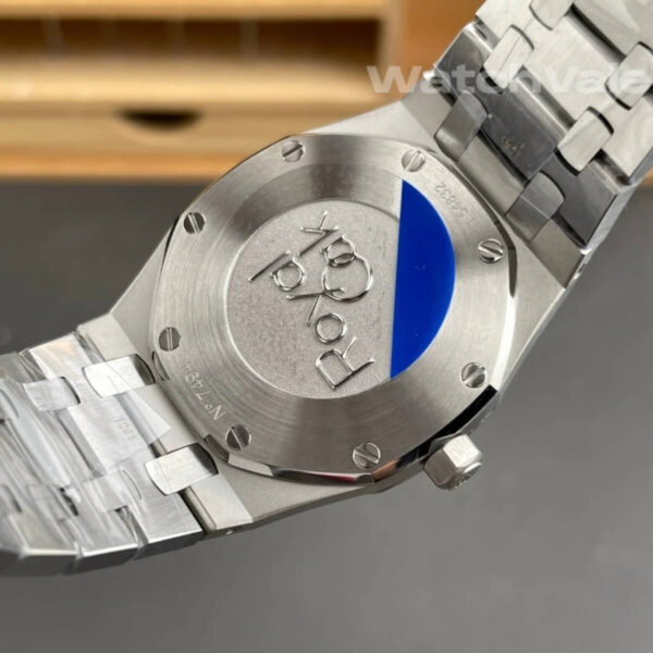 Audemars Piguet Royal Oak Selfwinding 37mm stainless steel bracelet replica on wrist