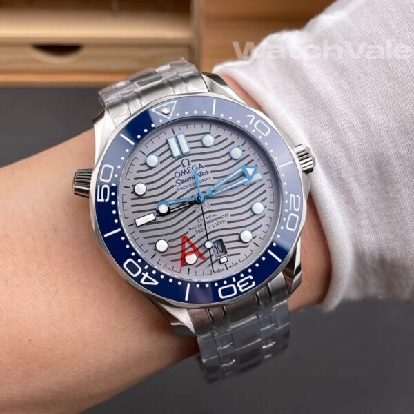 Omega Seamaster Diver 300M 210.30.42.20.06.001 replica watch back view