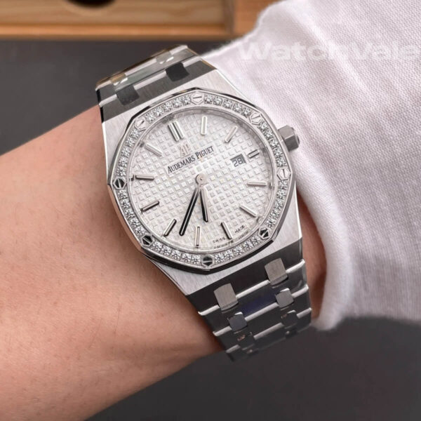Audemars Piguet Royal Oak Selfwinding 15451ST-Style replica watch back view