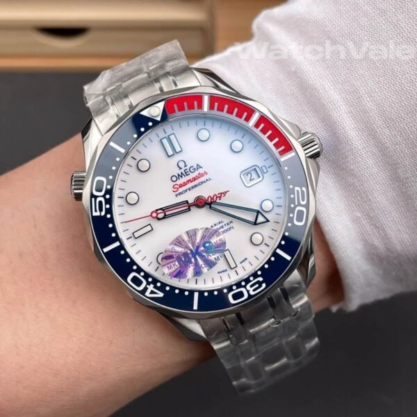 Omega Seamaster Diver 300M James Bond 212.32.41.20.04.001 replica watch back view
