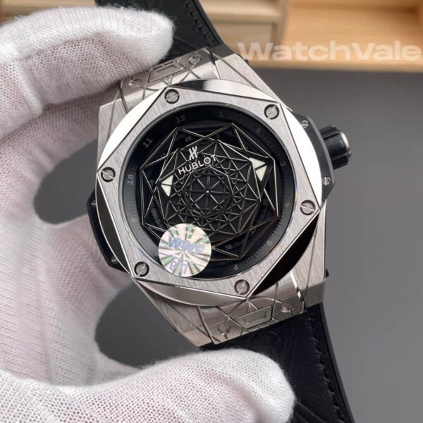 Hublot Big Bang Sang Bleu titanium leather strap replica on wrist