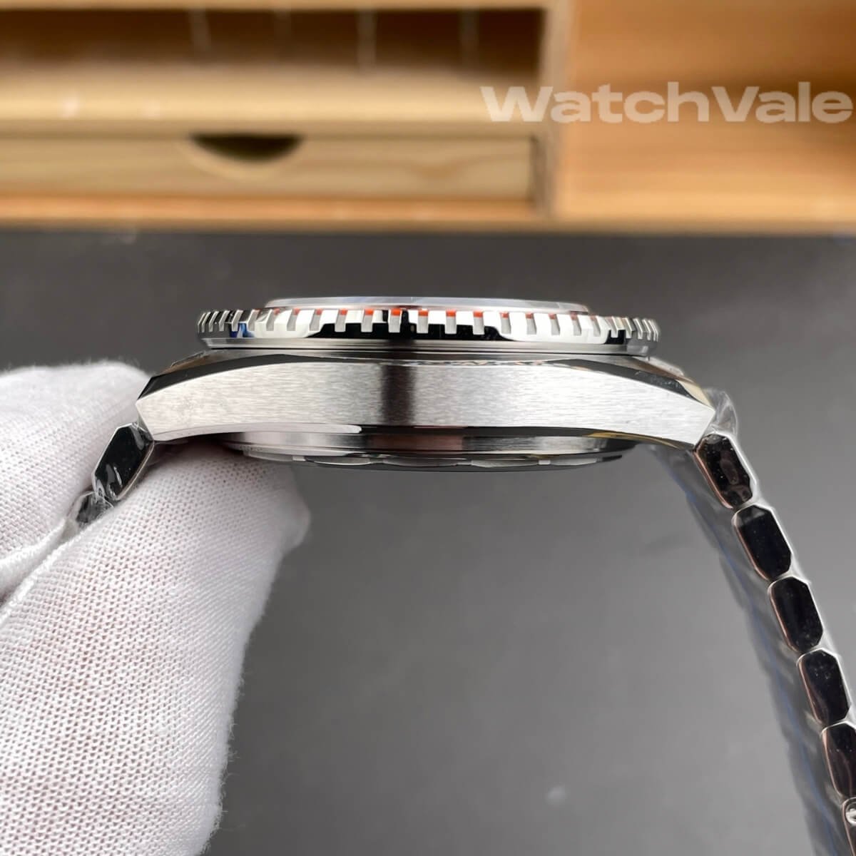 Omega Seamaster Planet Ocean stainless steel bracelet detail replica