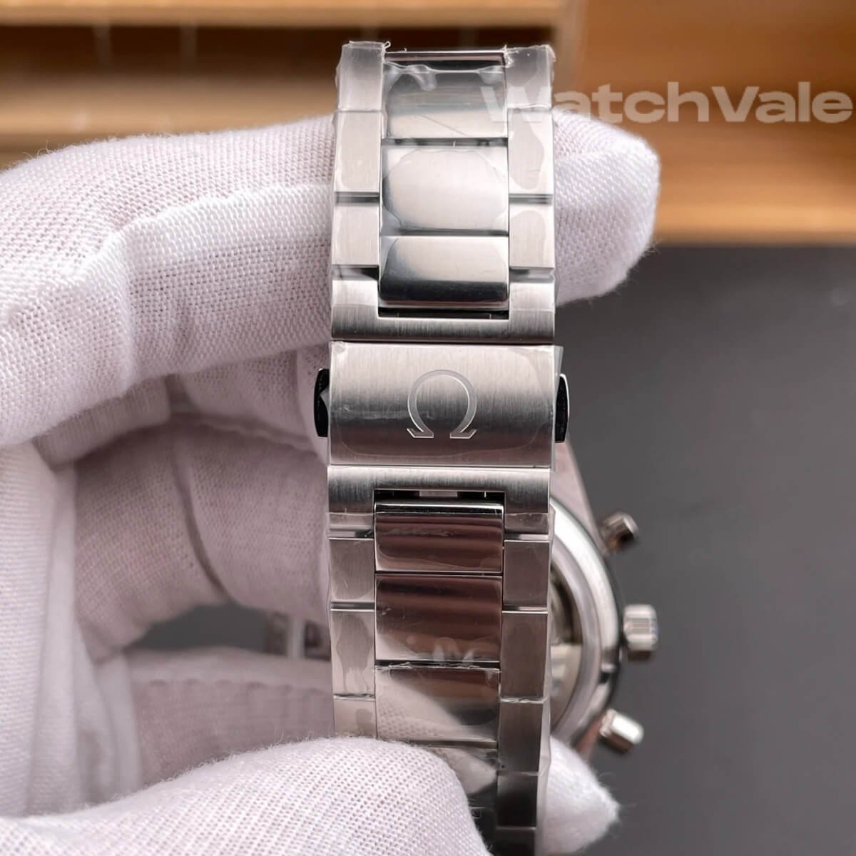 Omega Speedmaster '57 331.10.42.51.01.002 replica watch back view