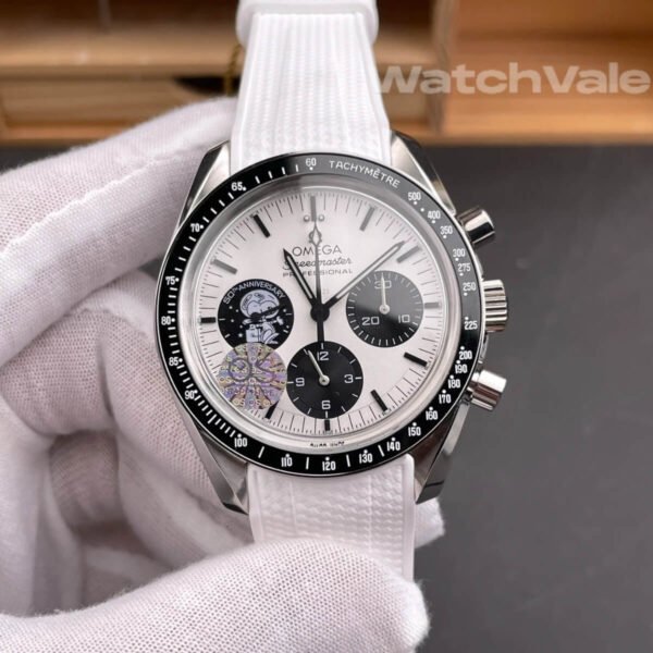 Omega Speedmaster Silver Snoopy Award white rubber strap replica on wrist