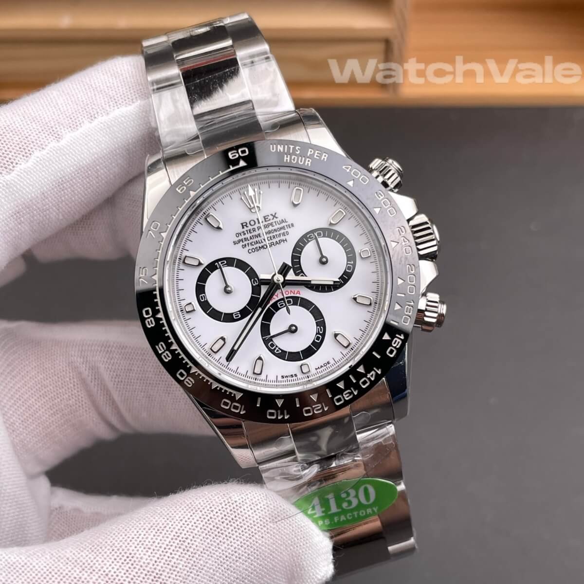 Rolex Cosmograph Daytona 126500LN-0001 Oystersteel replica on wrist