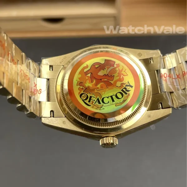 Onyx dial yellow gold fluted bezel Rolex Day-Date replica watch