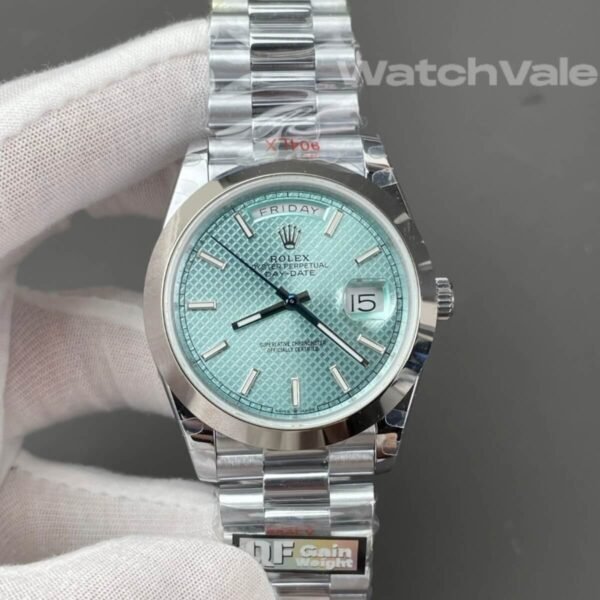 Rolex Day-Date 40 President bracelet replica on wrist