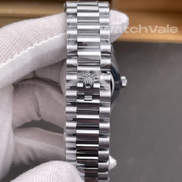 Alternative view of Rolex Day-Date Silver Dial Fluted Bezel President Bracelet Super Clone Replica