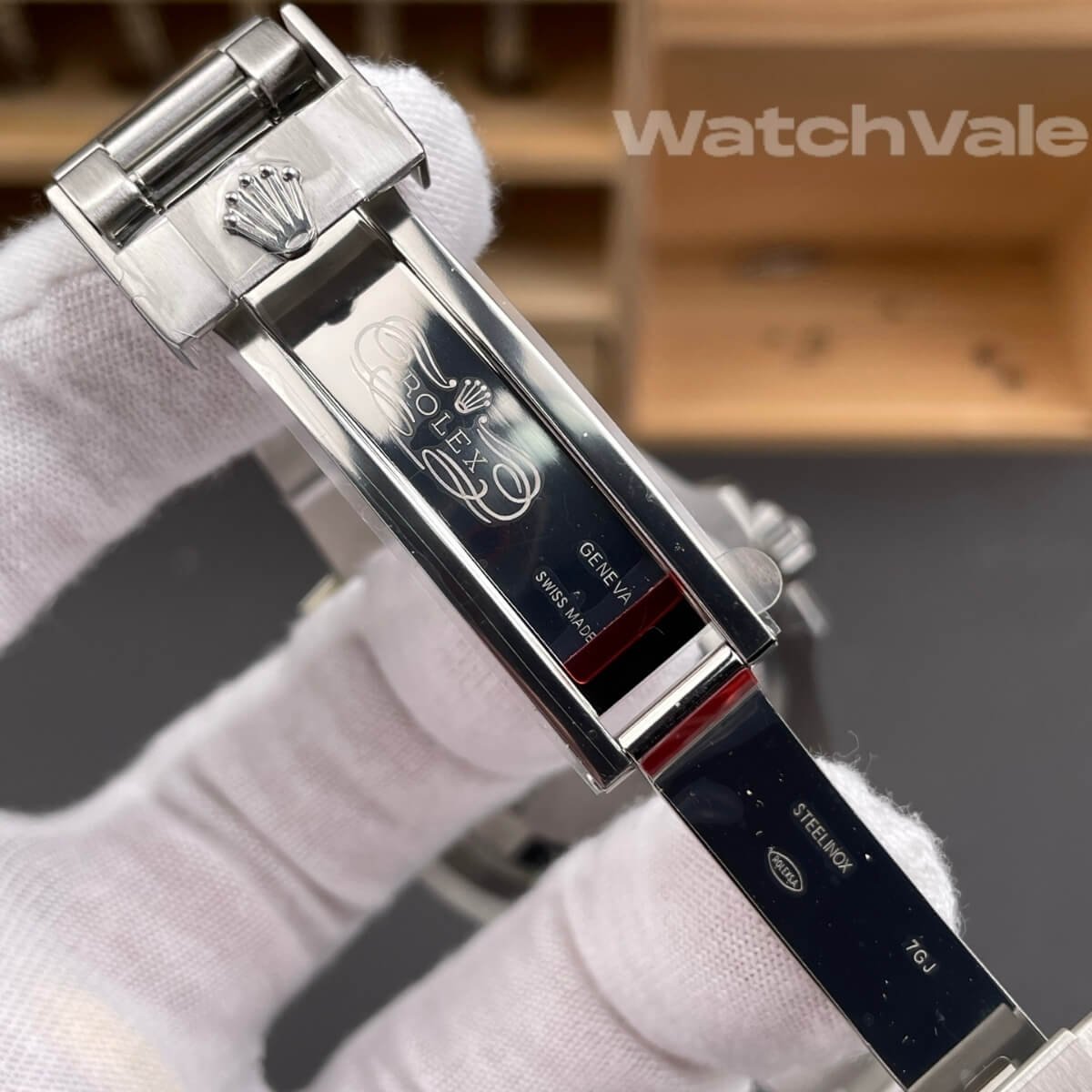 Rolex Submariner 124060 No-Date Oyster bracelet detail replica