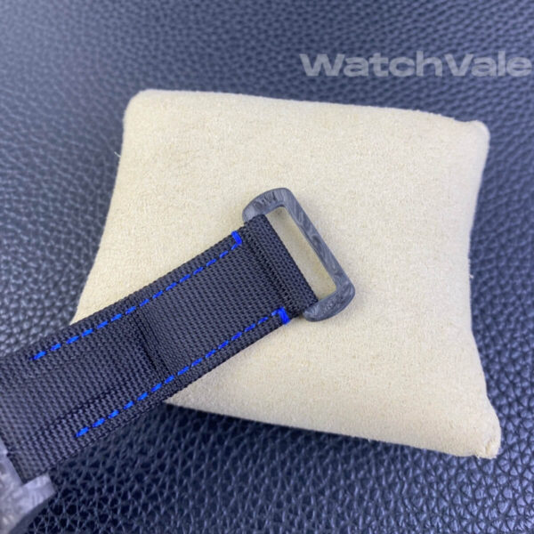 Rolex Submariner DIW Carbon Blue forged carbon bezel side view replica