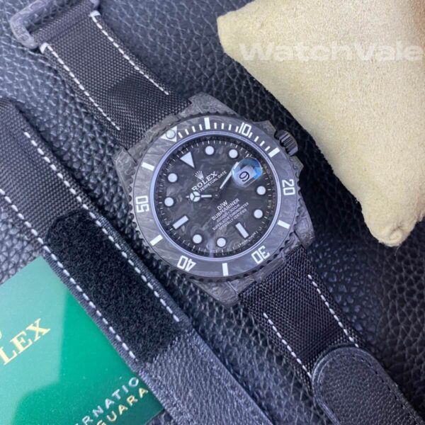 Rolex Submariner black dial luminous hour markers replica watch