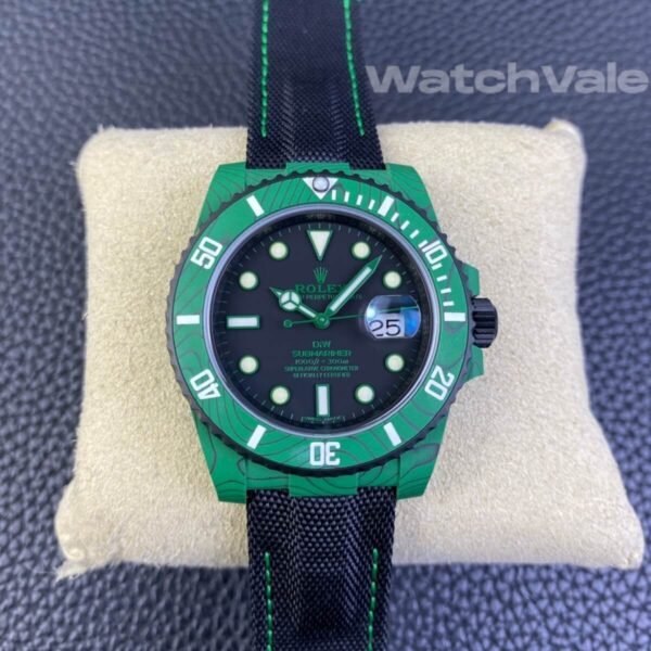 Rolex Submariner DIW Green Carbon bezel close-up replica watch