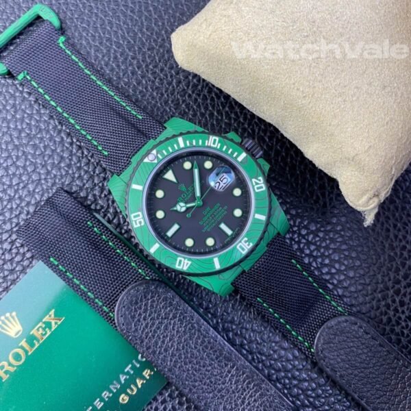 Rolex Submariner black dial luminous hour markers replica watch