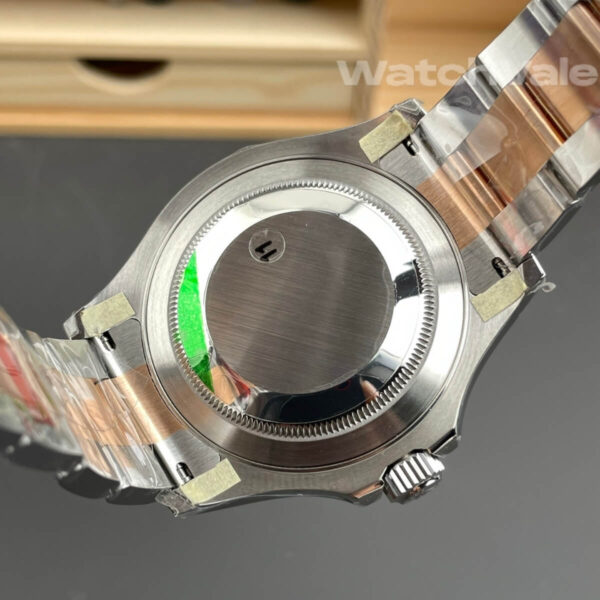 Rolex Yacht-Master 126621 Everose bezel side view replica